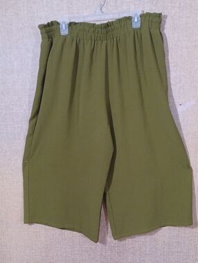 Comfort-Fit Olive Green Women’s Bermuda Shorts